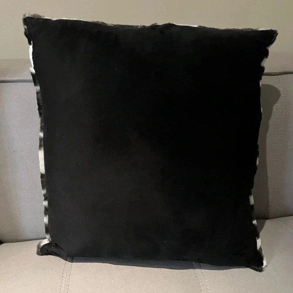 Set of 2 decorative zebra print pilllows - Picture 4 of 10